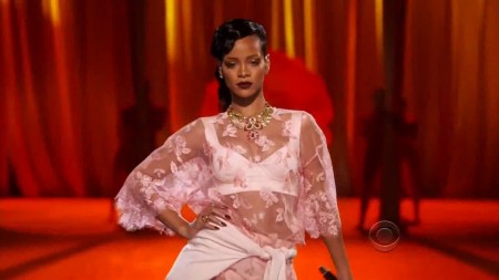 Rihanna - Fresh Off The Runway (At Victoria`s Secret Fashion Show 2012) (720p)