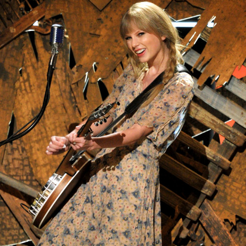 Taylor Swift - Mean (The 54th Annual Grammy Awards) February 12, 2012 [Country, HDTV 720p]