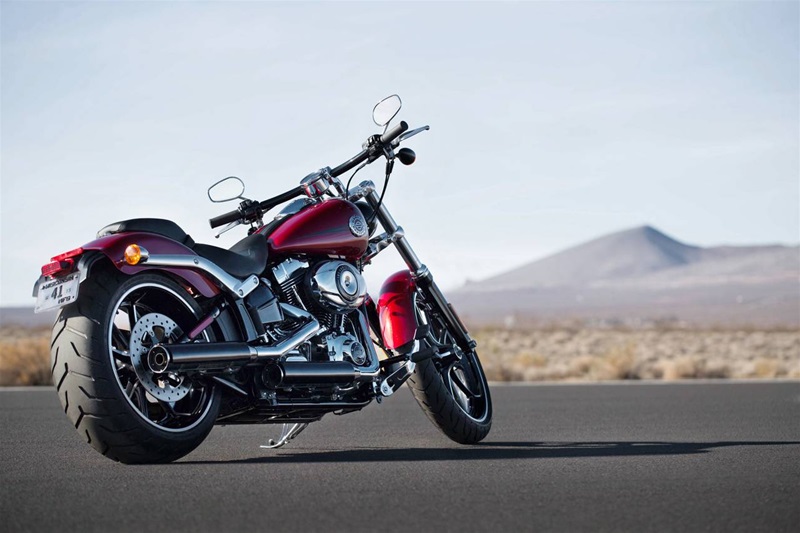 Новый мотоцикл Harley-Davidson Softail Breakout 2013